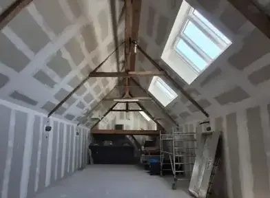 escalier bois Montmartin-sur-Mer-1